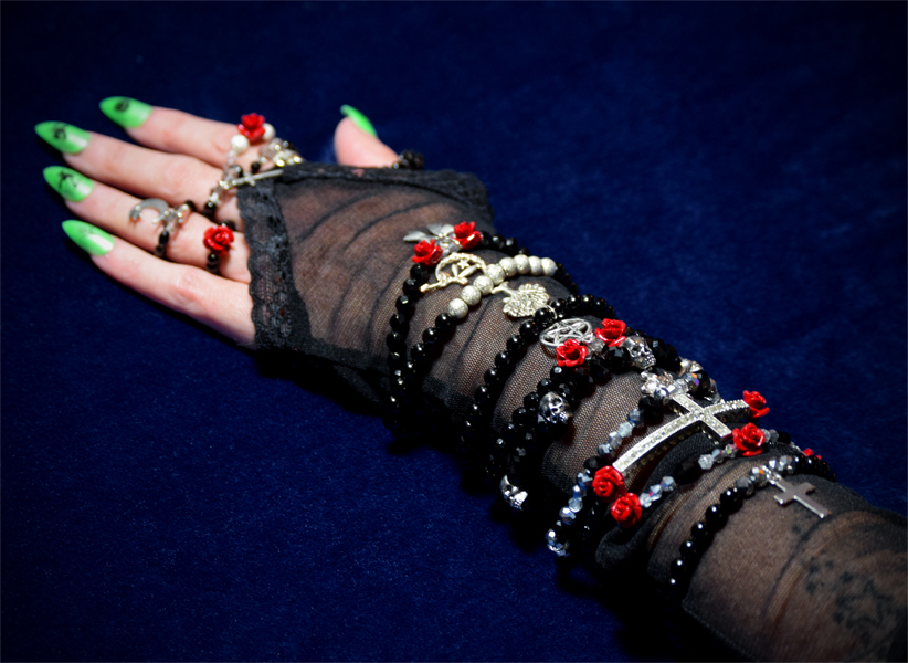 My Beautiful Gothic Bow and Roses Stretch Bracelet
