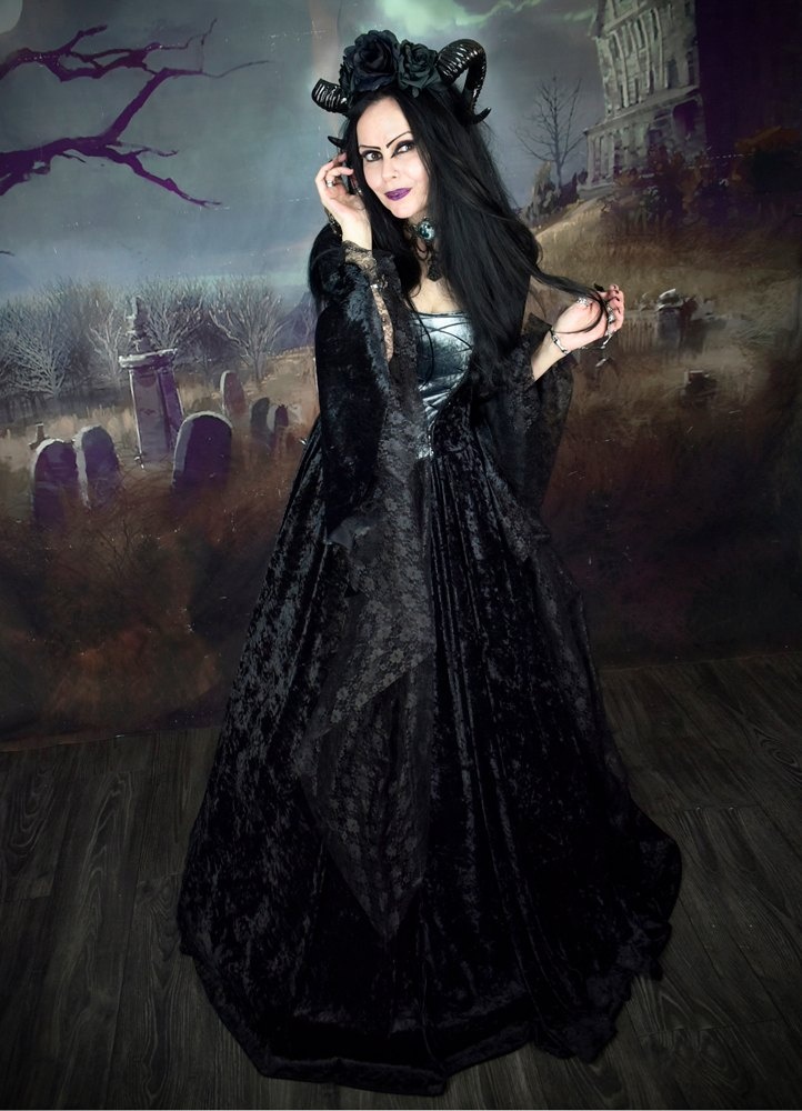 Elbereth Gown - crushed velvet medieval renaissance dress by Moonmaiden Gothic Clothing