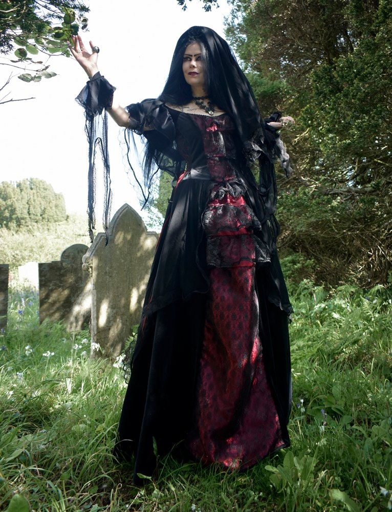 Spookerveil - lace trimmed mesh witchy veil by Moonmaiden Gothic Clothing