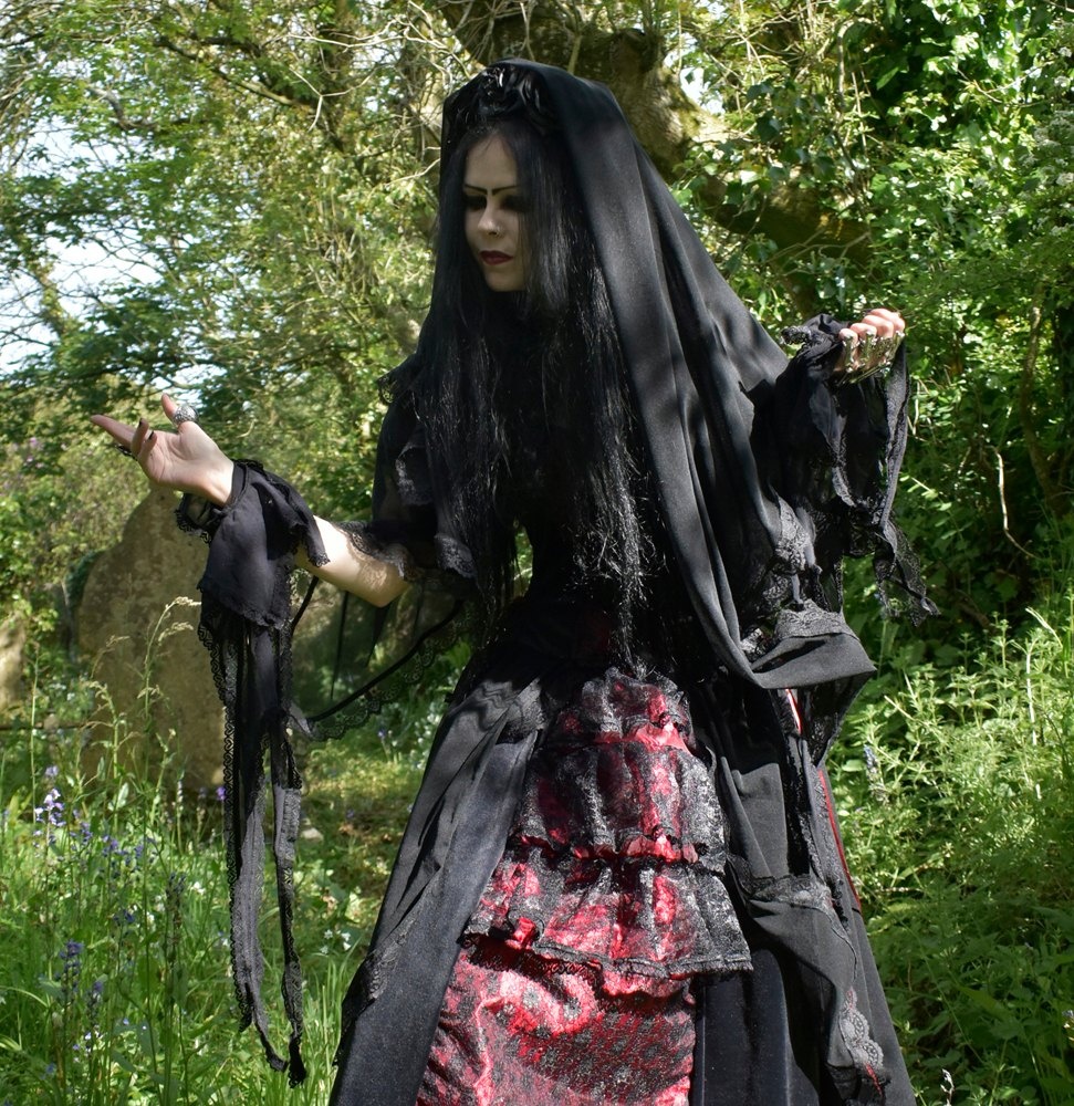 Spookerveil - lace trimmed mesh witchy veil by Moonmaiden Gothic Clothing