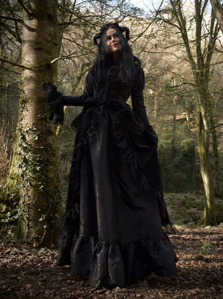 All Black,Black and Bronze,Black and Claret,Black and Amethyst,Black and Forest,Black and Midnight,Black and White,Black and Gunmetal,