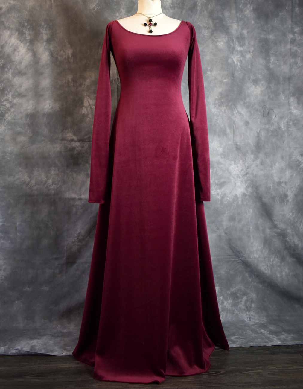 Moonshadown Minvera Witch Dress in Claret