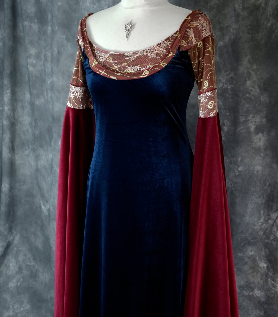 Arwen Undomiel Blood Red Gown - Lord of the RIngs cosplay elven costume by Moonmaiden Gothic Clothing