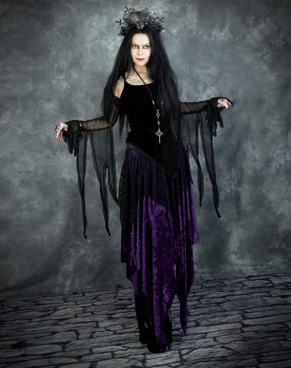 Witch Elvenwitch Skirt would an Elvenwitch Wear Skirt - velvet and lace witchy skirt by Moonmaiden!