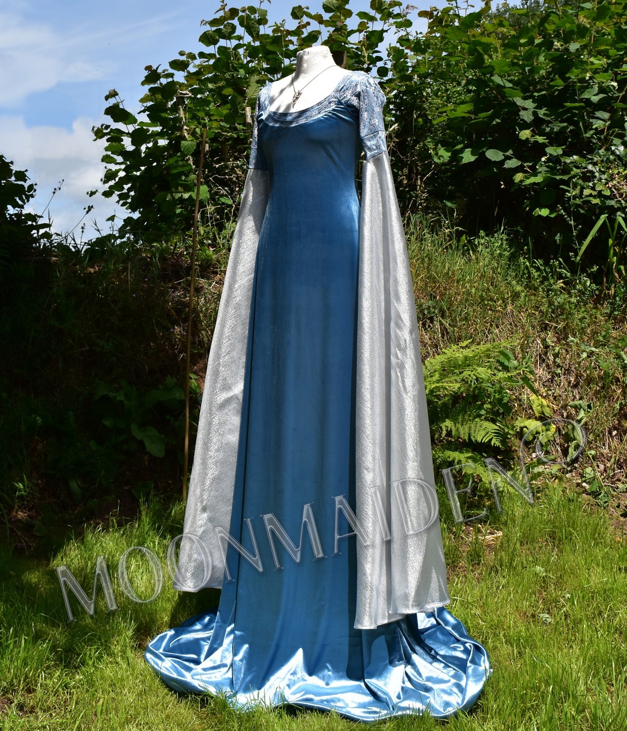 Arwen Requiem Deluxe Gown - Remaster - Elven Lord of the Rings Cosplay Costume by Moonmaiden Gothic Clothing