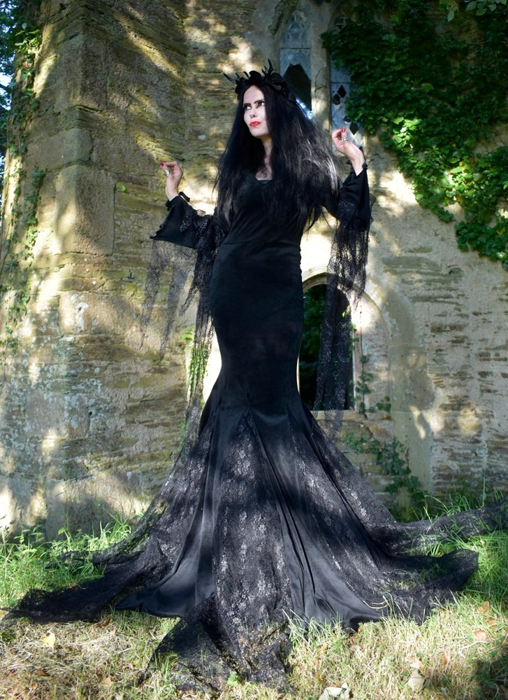 dress morticia addams