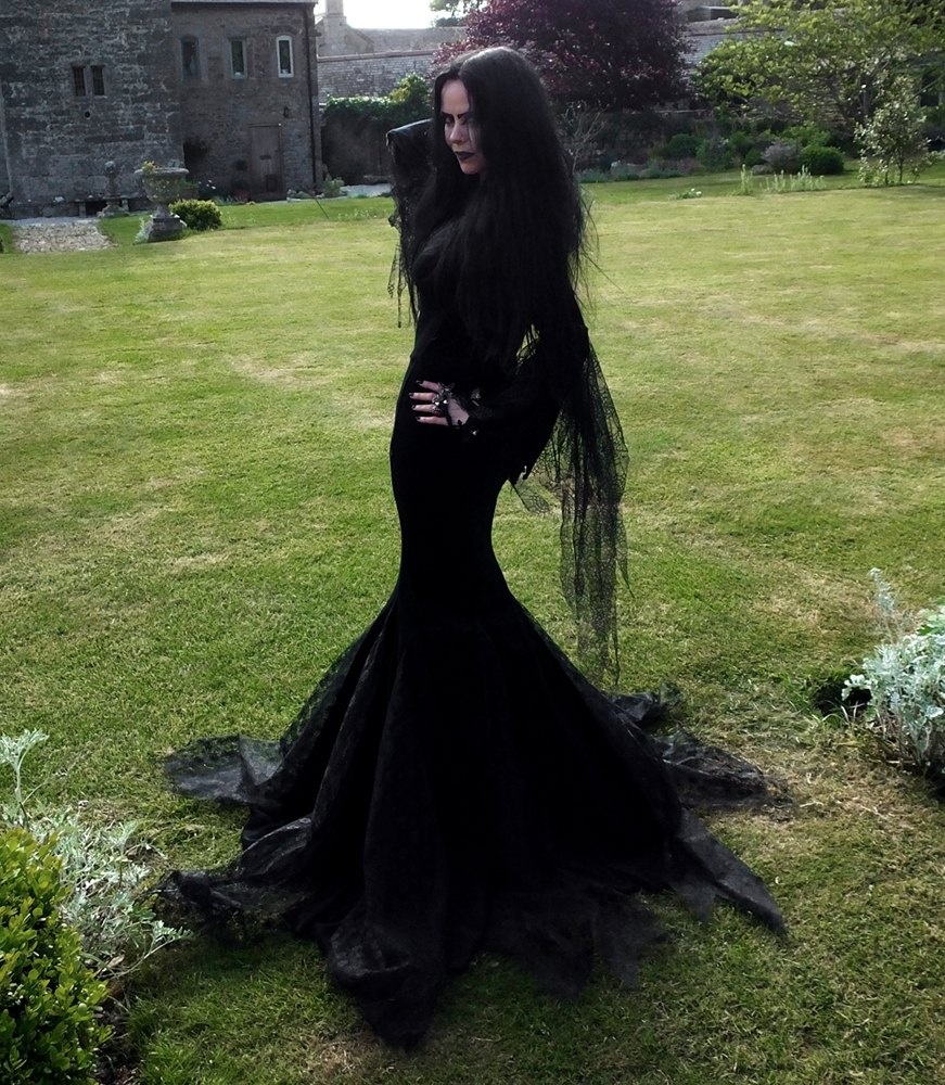 dress morticia addams