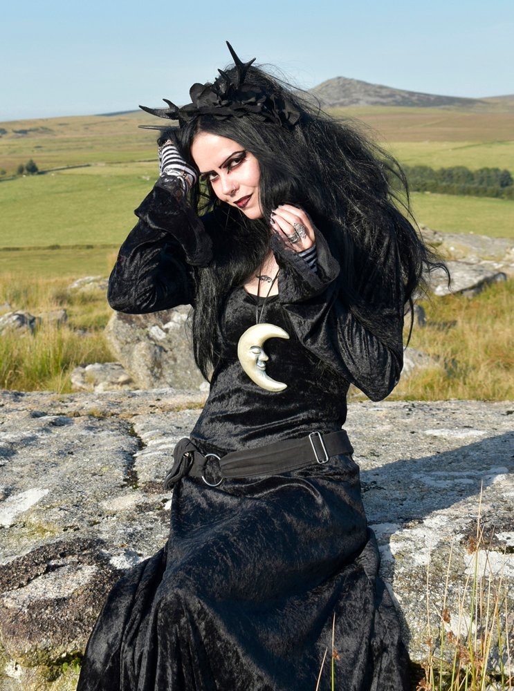 Black velvet gothic sales dress
