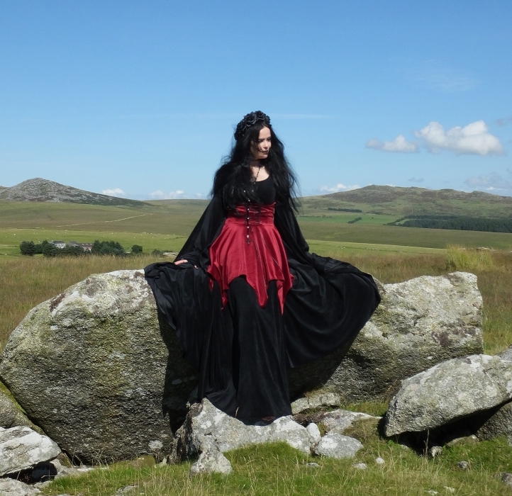 Elanorwen Hooded Underbust Minidress