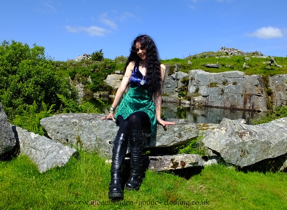 Eloweena Witch Minidress