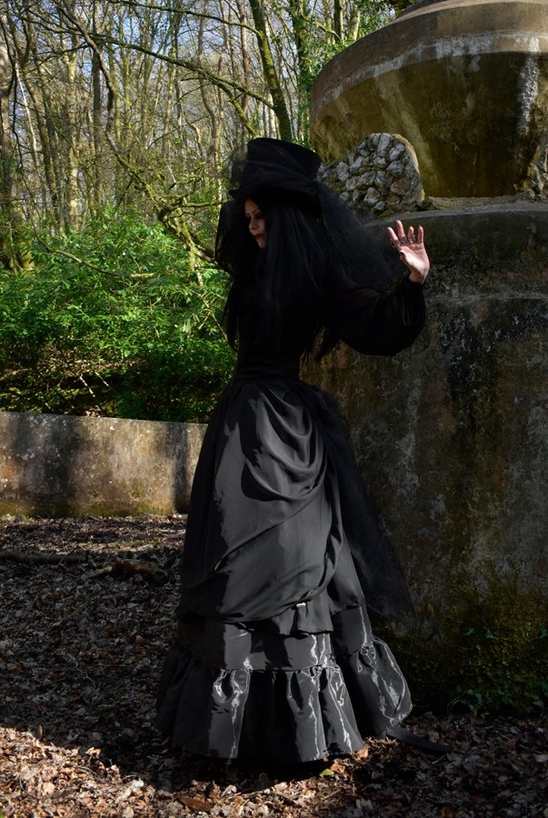 https://www.moonmaiden-gothic-clothing.co.uk/asps/resources/super/943-10.jpg