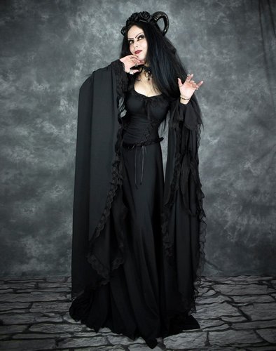 Graveheart Noir Gown