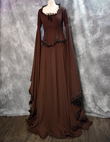 Graveheart Noir Gown - in Elven Brown!