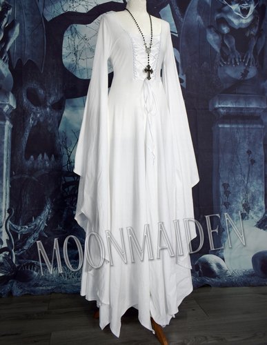 Custom Fae of the Wings of a Lady Boleyn Gown!