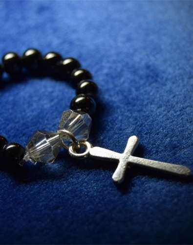 Cross stretch ring