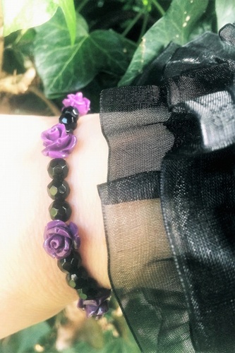 Purple Roses & Black Onyx Gemstone Bracelet