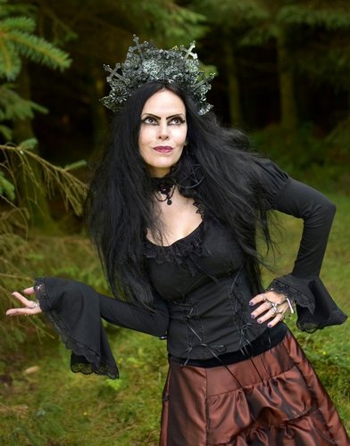 Graveheart Top