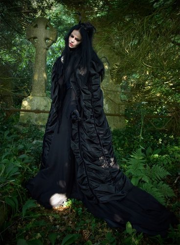 Lily Munsta Basic Witch Cloak