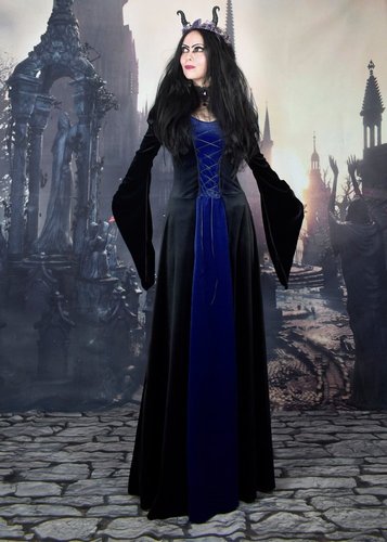 Gofficeia Maiden Gown